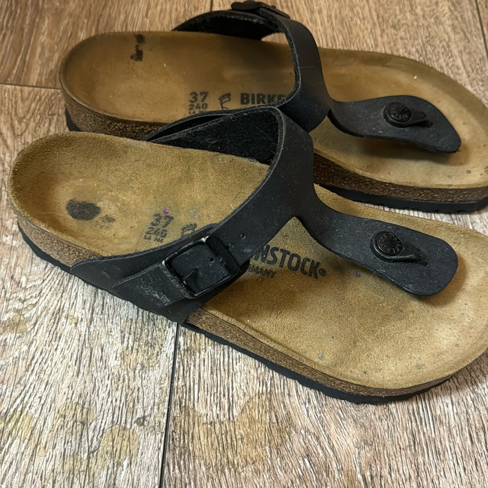 Birkenstocks size 37 6-61/2